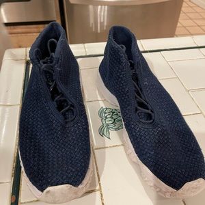 Great pair of Jordan Futures Navy size 10. Great condition